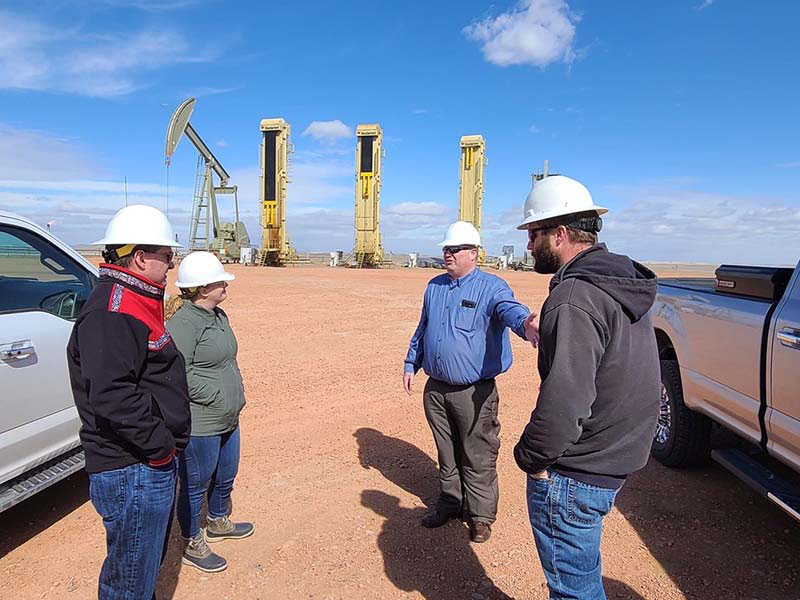 oil-pumping-site800x600.jpg